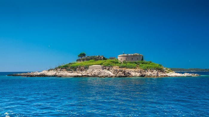 Ostrvo Mamula i tvrdjava Arza